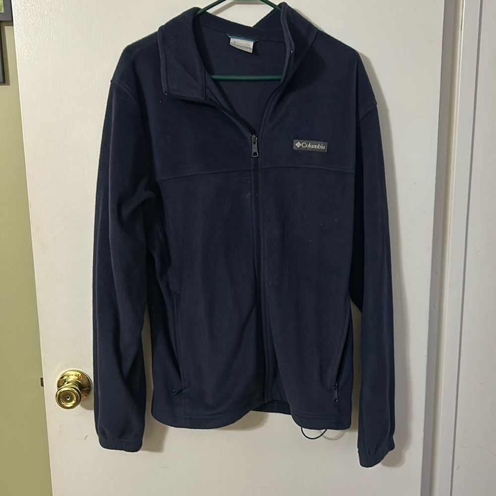 Men’s size large Columbia fleece full zip jacket.